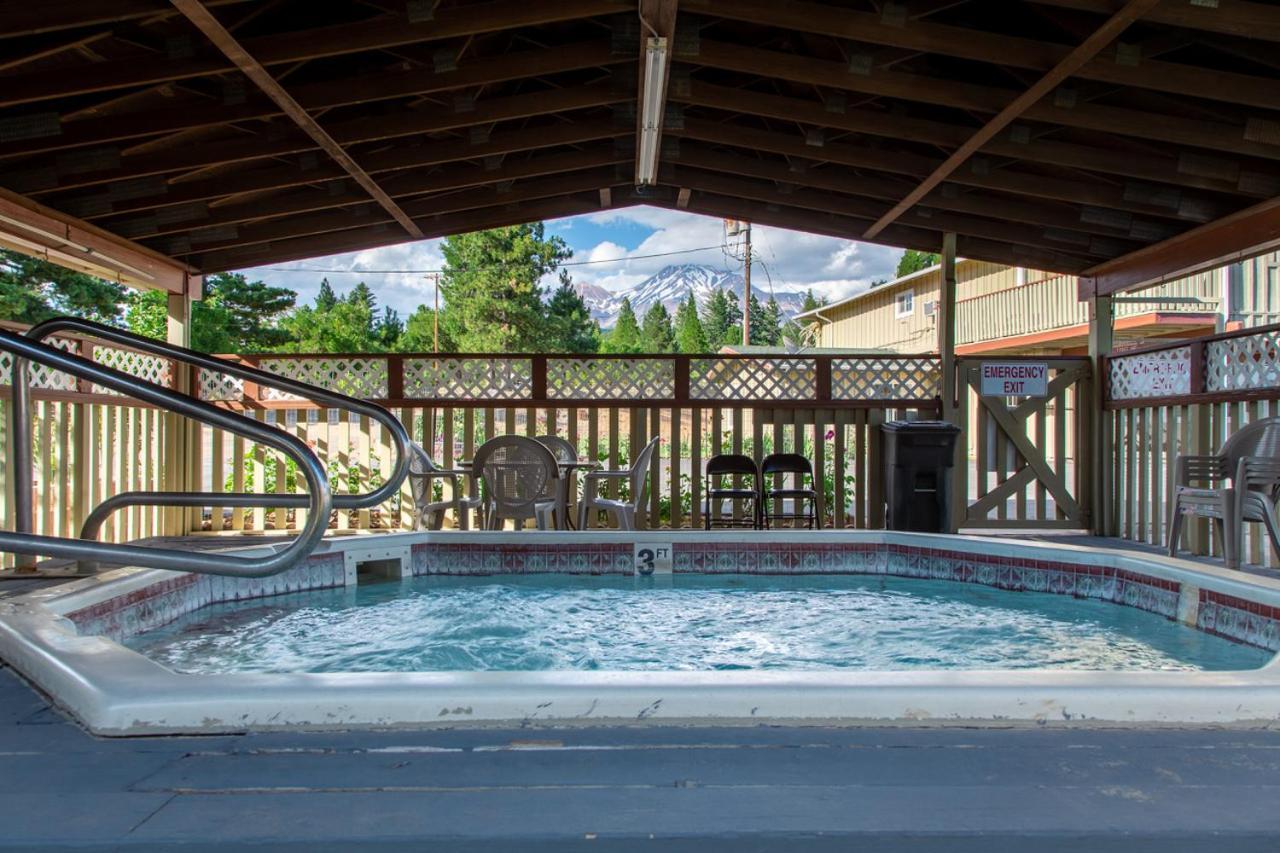 Swiss Holiday Lodge Маунт-Шаста Экстерьер фото