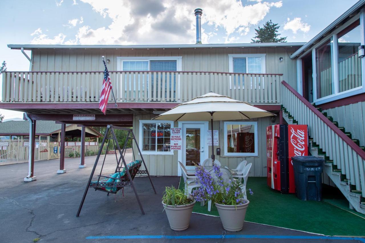 Swiss Holiday Lodge Маунт-Шаста Экстерьер фото