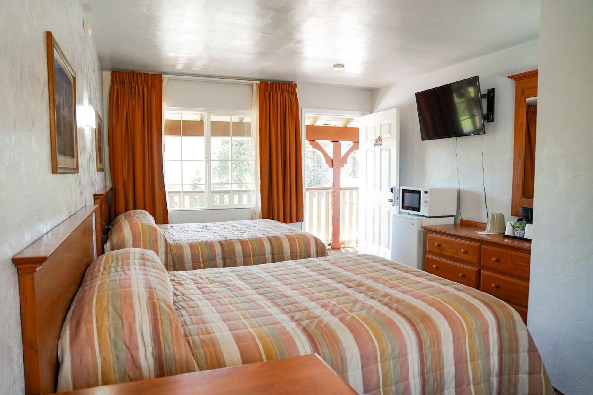 Swiss Holiday Lodge Маунт-Шаста Экстерьер фото