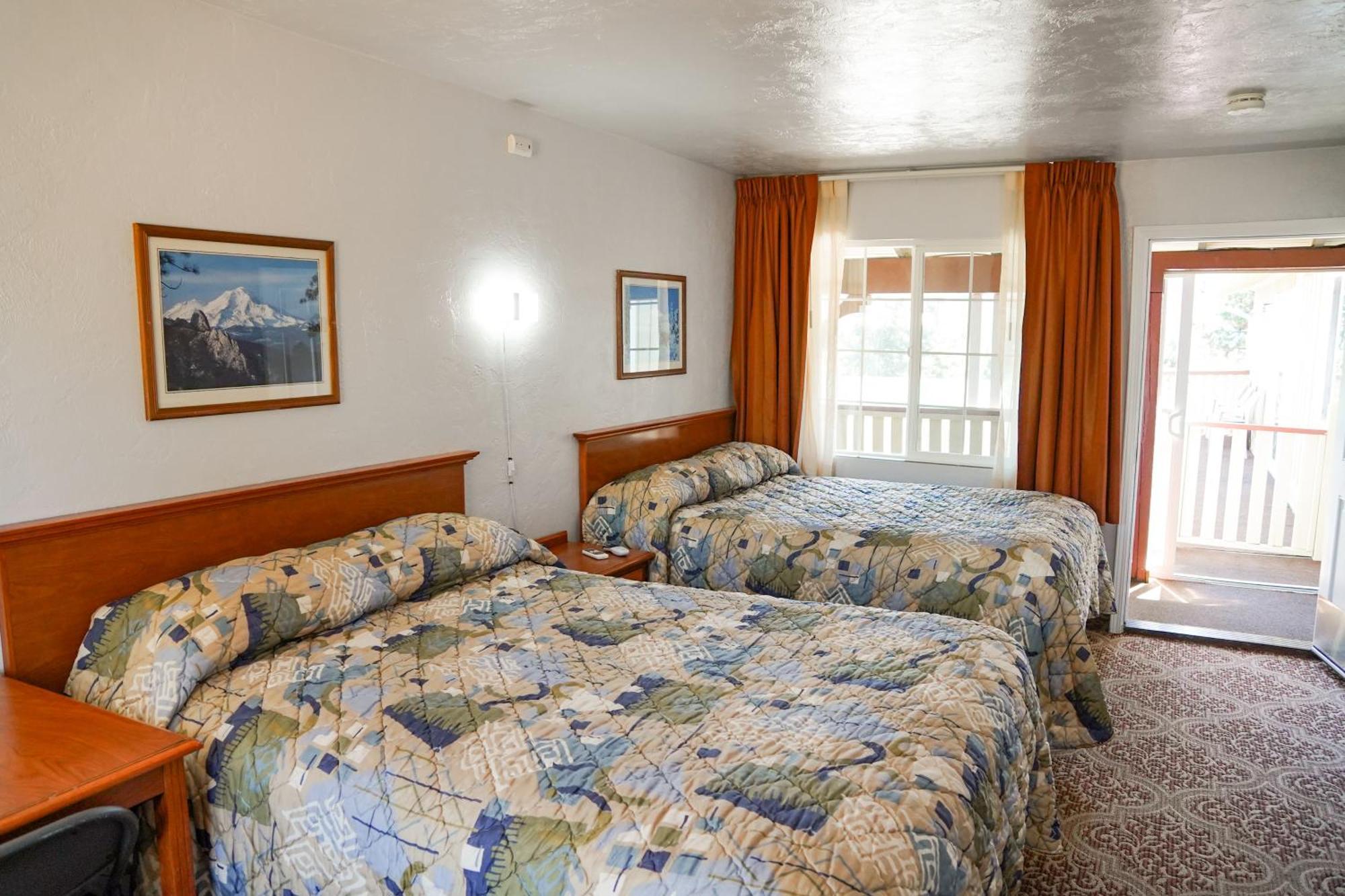 Swiss Holiday Lodge Маунт-Шаста Экстерьер фото