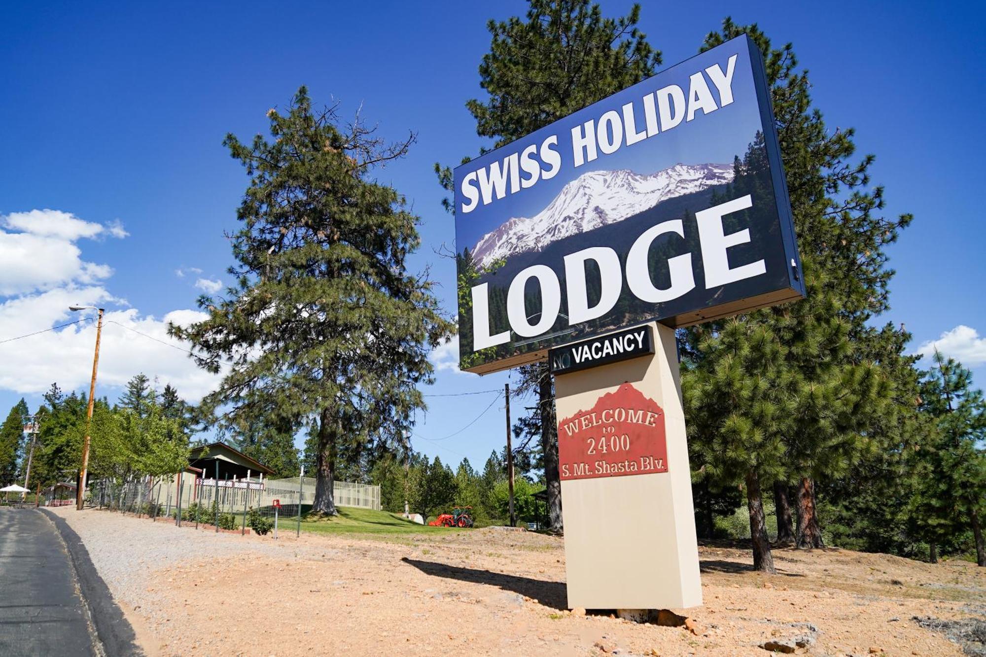 Swiss Holiday Lodge Маунт-Шаста Экстерьер фото