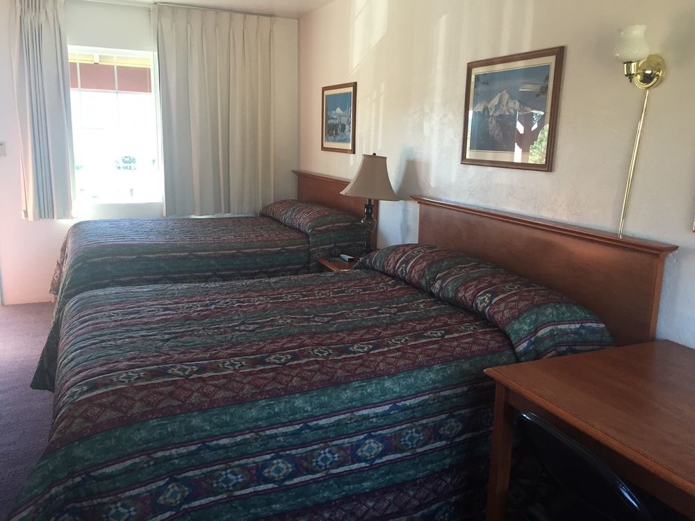 Swiss Holiday Lodge Маунт-Шаста Экстерьер фото